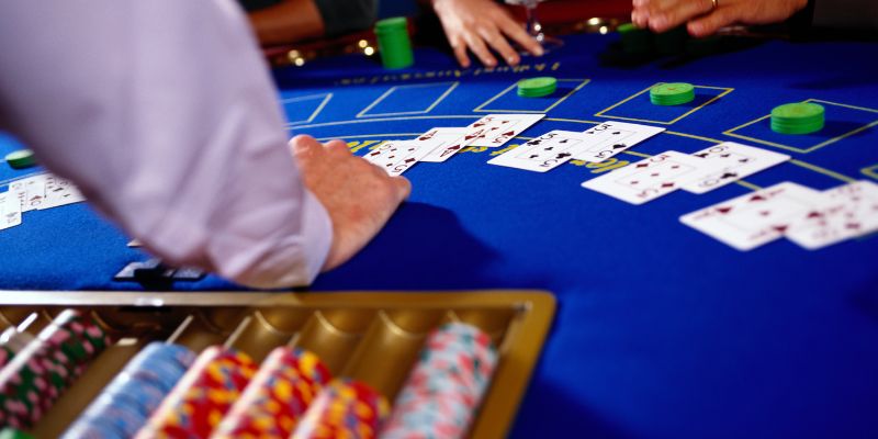 Blackjack với luật chơi đơn giản và dễ dàng thắng đậm